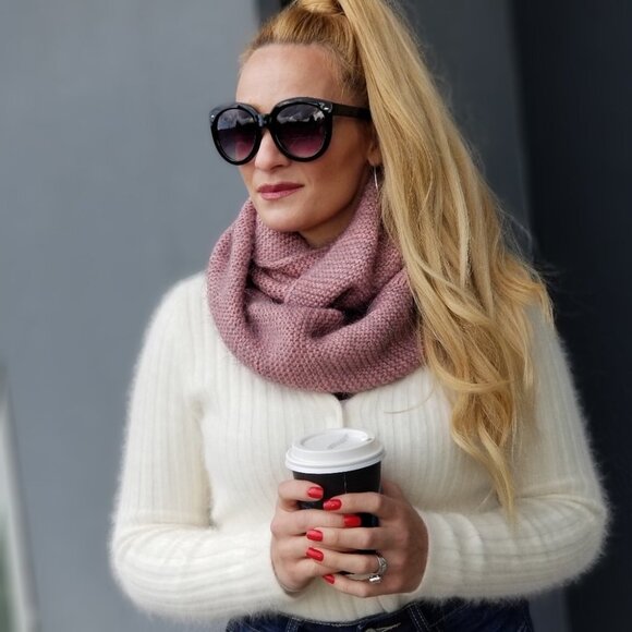 So soft blush pink scarf - Picture 2 of 5